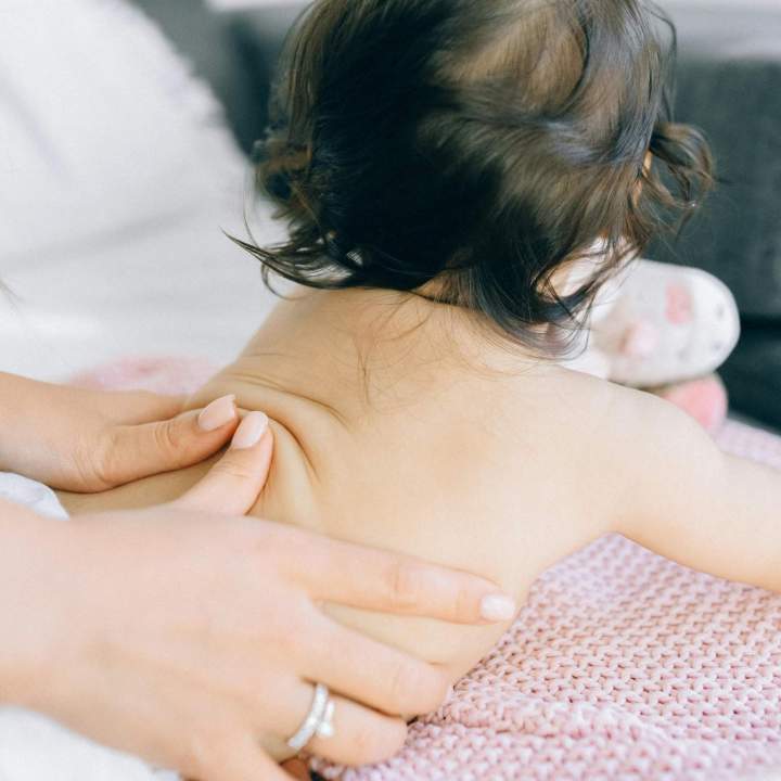 Apprentissage pour masser un bébé Saint-Cyr-l'École